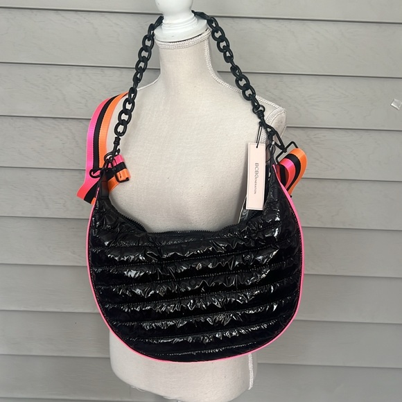 BCBG puffy hobo bag with the guitars trap and a chain - Picture 2 of 7